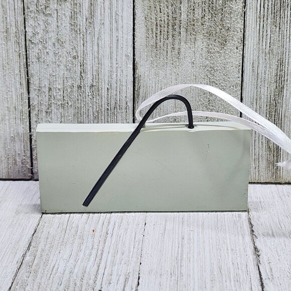 Hallmark Christmas Ornament Nintendo NES Controller 2021 Holiday - Picture 4 of 7